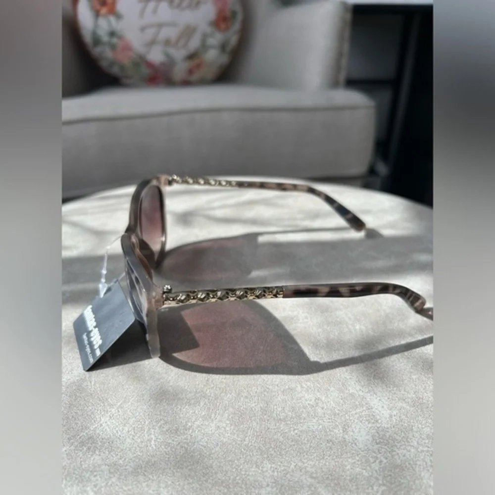 💋copy NWT Tortoise gold trim sunglasses 🕶️ fantas-eyes